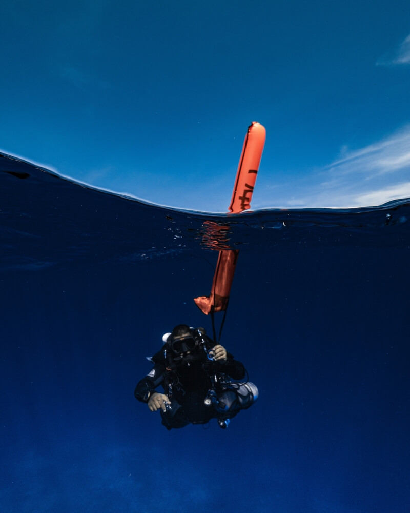 Zašto je bitno imati ronilački bovu